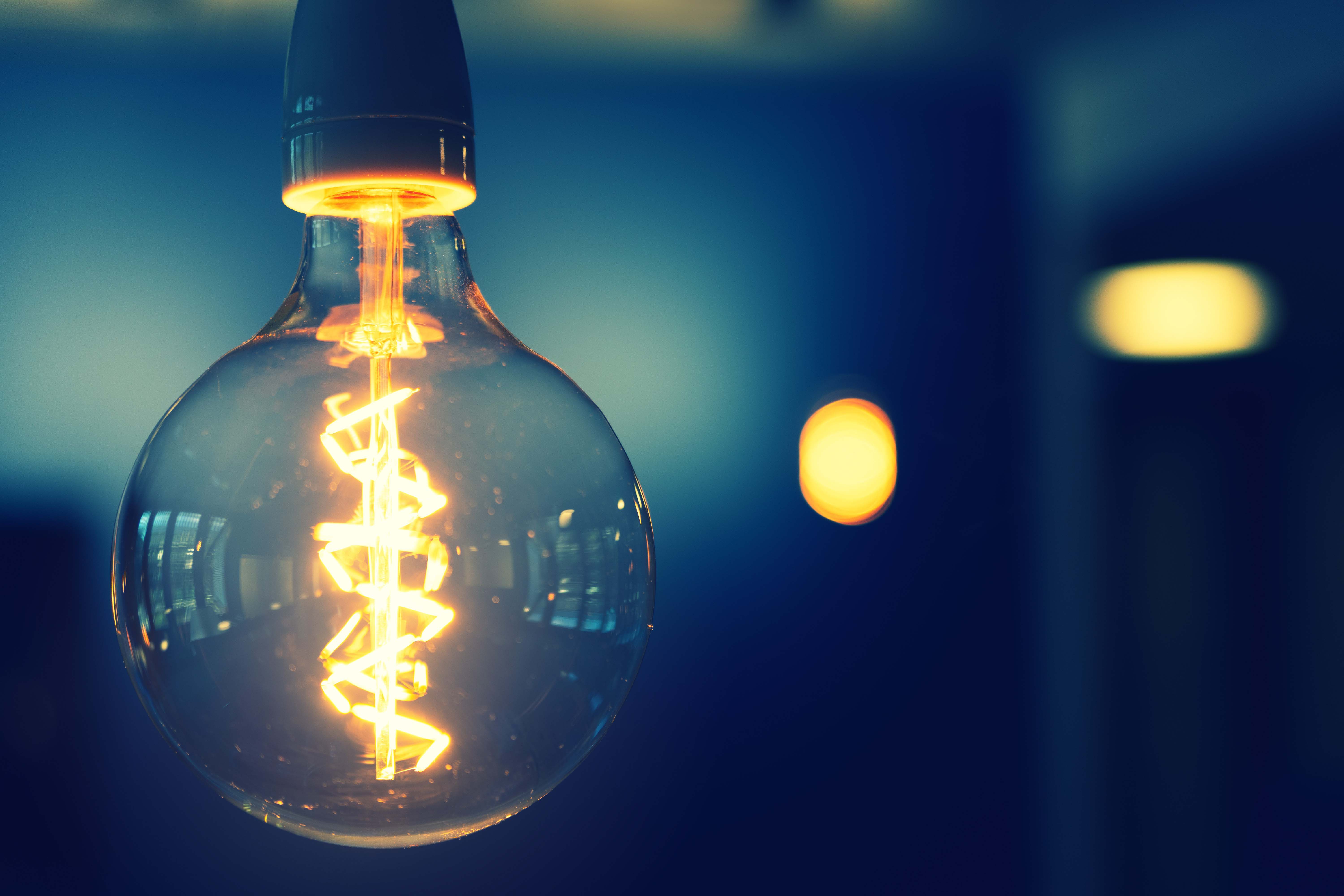 Crea tu lámpara: cómo conectar un portalámparas
